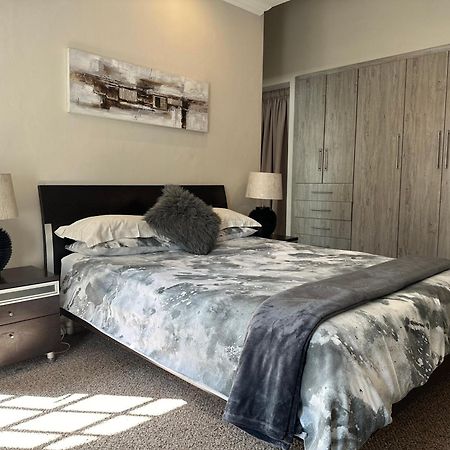 Morningside Place 2 Johannesburg Bagian luar foto